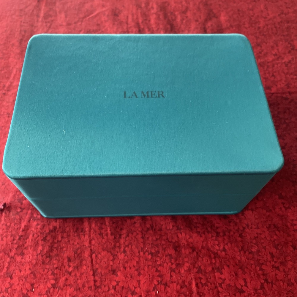 La‎ Mer Teal Blue Satin Fabric Gift Box Suede Lining EMPTY 6.25x4.5x3"
